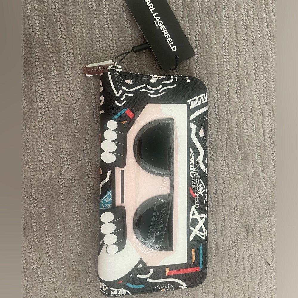 New with tags black/color Karl Lagerfeld wallet.